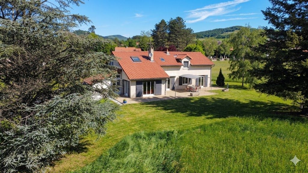 Maison de maître BEAULIEU 380000€ TEMPERE IMMOBILIER Maison de maître BEAULIEU 380000€ TEMPERE IMMOBILIER